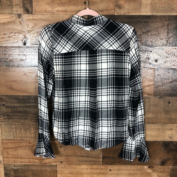 Sanctuary‎ top - Picture 8 of 9